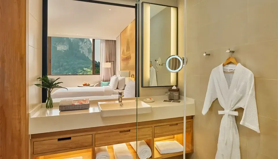 هتل هالیدی این ریزورت کرابی